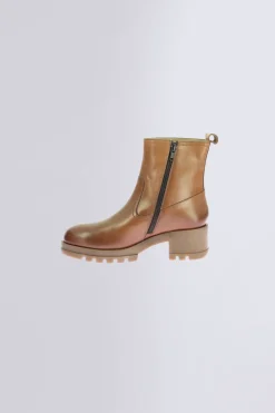 Kick Bootela Camel