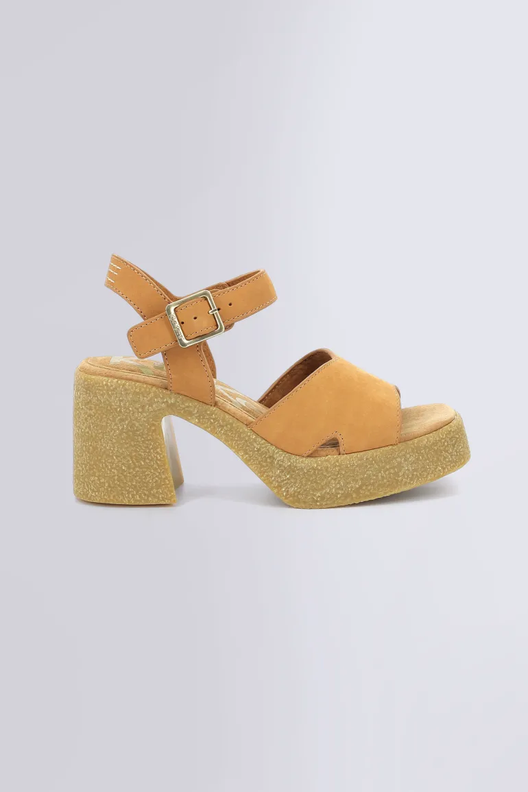 Kick Constance Camel
