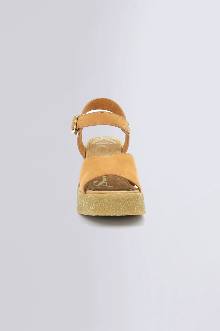 Kick Constance Camel
