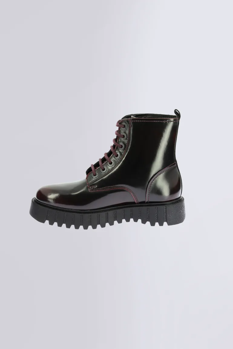 Kick Facet vernis Bordeaux
