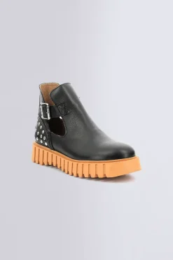 Kick Fantasy Noir