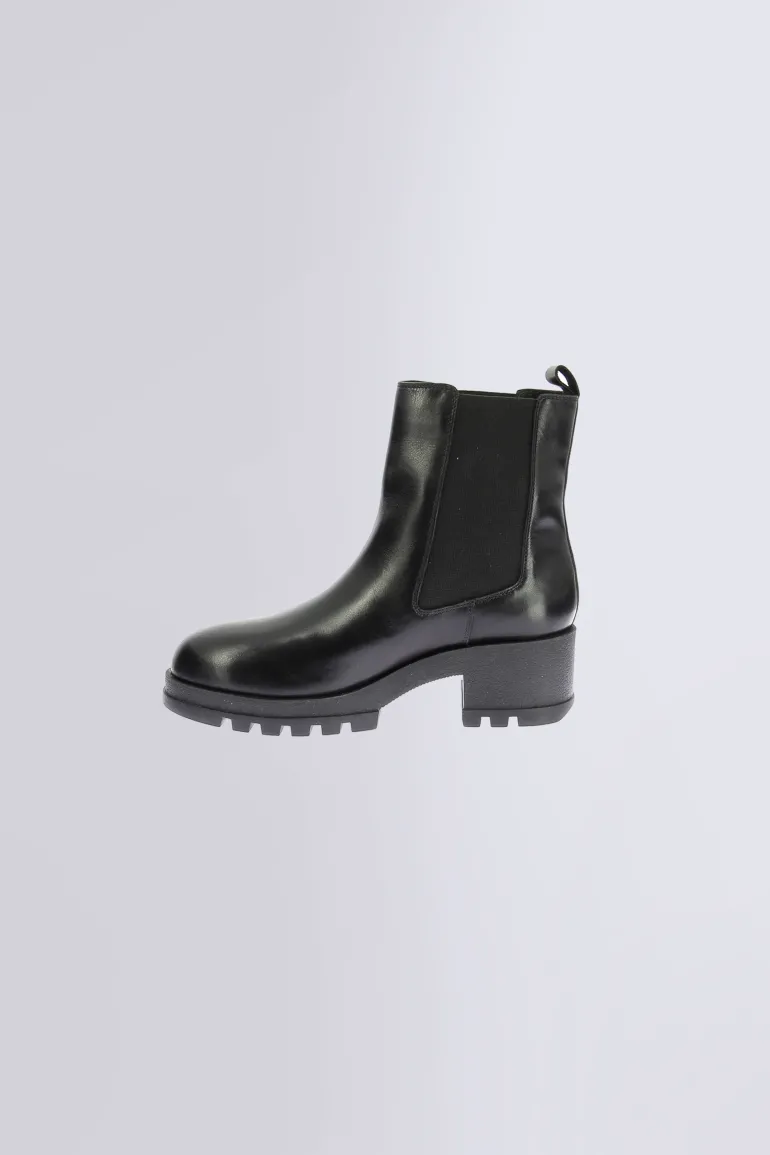 Kick Stretch Noir